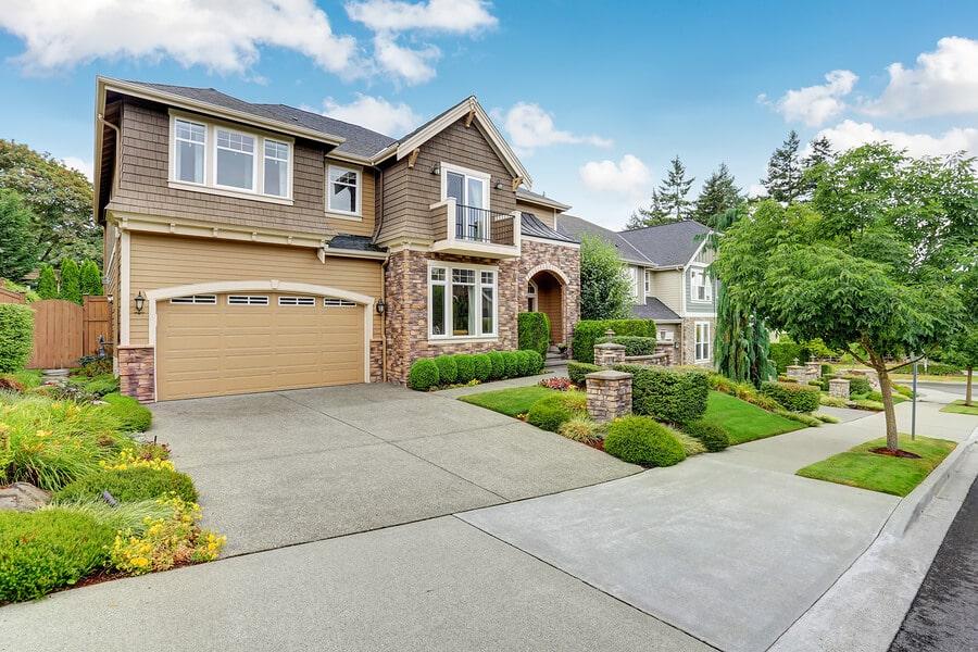 stone-trim-house-neighborhood stone trim house in a neighborhood